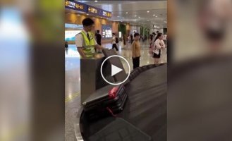 The “calmest job” in the world was filmed at a Chinese airport