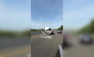 Почему не надо ездить между рядов