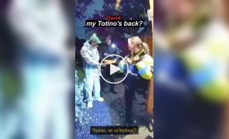 Подозрительный прохожий оказался романтиком: мужчина взял номер у полицейской