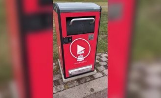 Говорящие мусорные урны в Швеции