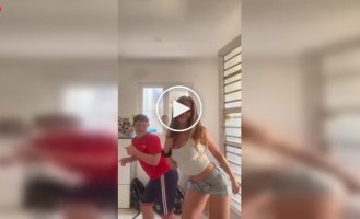 Как старшая сестра сделала брата звездой