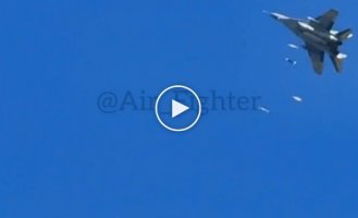 Ukrainian MiG-29 drops four GBU-39 precision-guided bombs on occupiers' positions