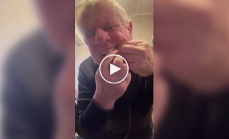 Британец вырвал себе зуб с помощью гантели и шнурка