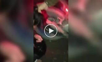 «Тепер ти сам послухай»: хлопці помстилися байкеру, який постійно ганяв по ночах