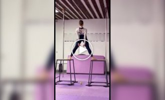 Гибкая любительница яблок