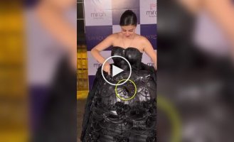 Индийская актриса пришла на светское мероприятие в съедобном наряде