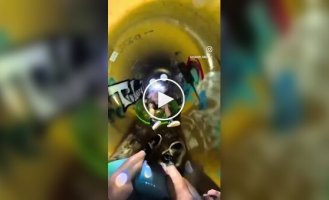 На надувных кругах по ливневке