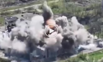 Наши войска ударили высокоточной авиабомбой по месту скопления россиян на оккупированной Херсонщине
