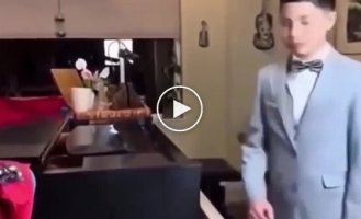 Кот украсил собой музыкальное видео