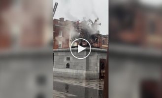 A "mechanical beast" that comes to life every day