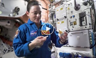 Spill-proof cup for astronauts