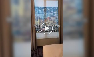 Стюардесса была шокирована видом из окна своего отеля