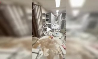 Грабители захватили 25 заложников в банке Неаполя и скрылись через канализационный туннель