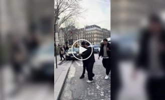 Если ты Зидан, то вряд ли спокойно ходишь по улице