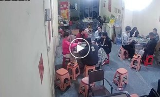 На любительнице настольных игр вспыхнула одежда