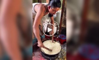 Как делают козинаки в Индии: сладость с привкусом антисанитарии