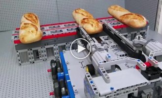 Кулинарная фабрика из конструктора LEGO