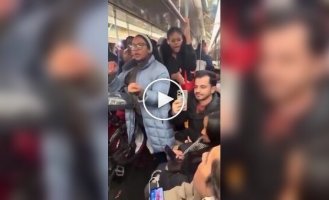 Пассажирка метро взбесила своих обидчиков и прославилась в интернете