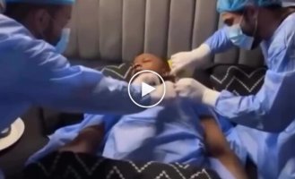 Идеальный пранк над спящим другом