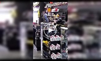 Неудачная попытка скрыться: преступника выдал рюкзак
