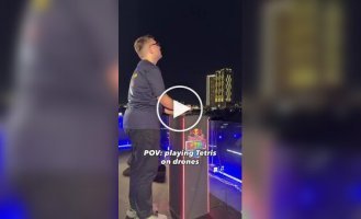 В Дубае сыграли в самый большой в мире «Тетрис»