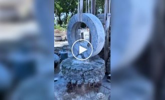 Kinetic hydrodynamic fountain
