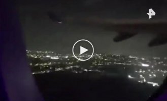 Двигатель пассажирского самолета загорелся во время взлета