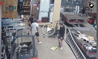 Новый стажер и первый розыгрыш
