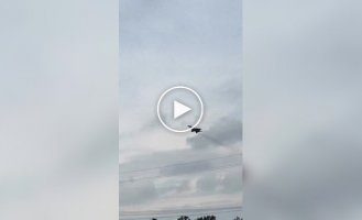 Украинский МиГ-29 сбрасывает две высокоточные авиабомбы AASM-250 Hammer на позиции россиян