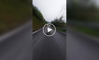 Скоростной спуск на скейте