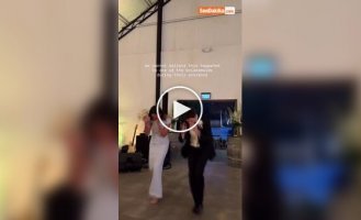 Эффектный выход подружки