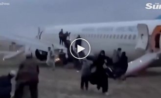 Аварийная посадка самолета в Афганистане