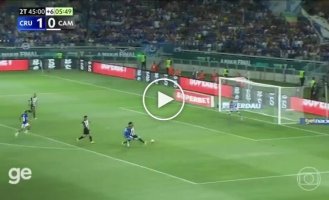 Бразильские футболисты устроили массовую драку и получили 23 красные карточки