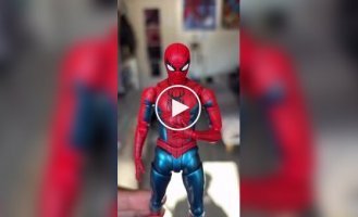 Ожившая фигурка Человека-паука