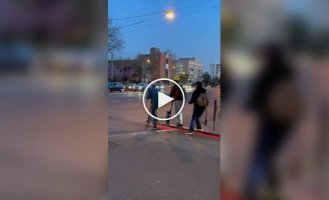 В Венгрии какие-то гении собрали безумный самокат на четырех человек