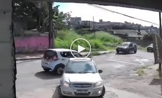 Жінка врятувала чоловіка, який опинився в небезпеці на залізничних коліях