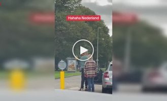 Saintly patience on the road: a Dutch driver remains calm despite the spitting of an aggressor