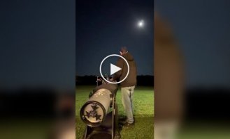 Как выглядят Луна и Сатурн в любительский телескоп
