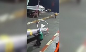 Ракета решила полетать самостоятельно