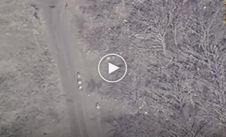 Уничтожение штурмовой группы из пяти оккупантов кассетным боеприпасом