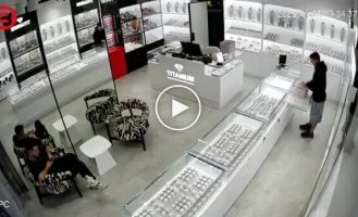 Smoke trap: A jewelry store employee foils an attempted robbery