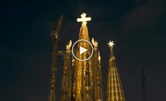 У Барселоні відкрили та освятили храм Саграда Прізвище: всесвітньо відому будівлю будували майже 150 років