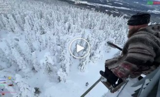 Норвежский блогер с топором прыгнул с 20-метровой высоты лицом в снег