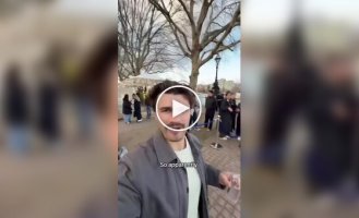 A ​​beer fountain was installed in central London