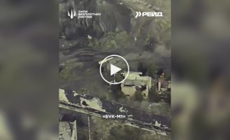 Операторы СБС уничтожили САУ Гвоздика, ЗРК Бук-М1 и другую вражескую технику, несмотря на активное противодействие РЭБ