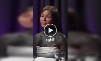 Девушка набила тату на языке инъекциями