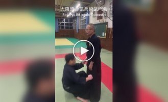 Одолел противников, не двигаясь с места