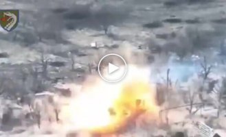 Подрыв вражеской БМП с российскими солдатами на противотанковой мине