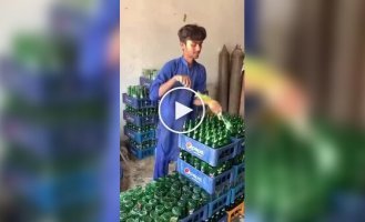 Underground production of carbonated drinks in Pakistan