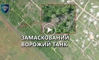 Морские пехотинцы двумя сбросами уничтожили танк россиян, учтя силу ветра и выпустив боеприпасы на значительном расстоянии